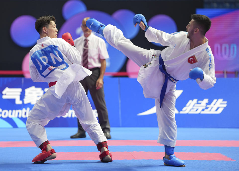 com, 斯在领奖台