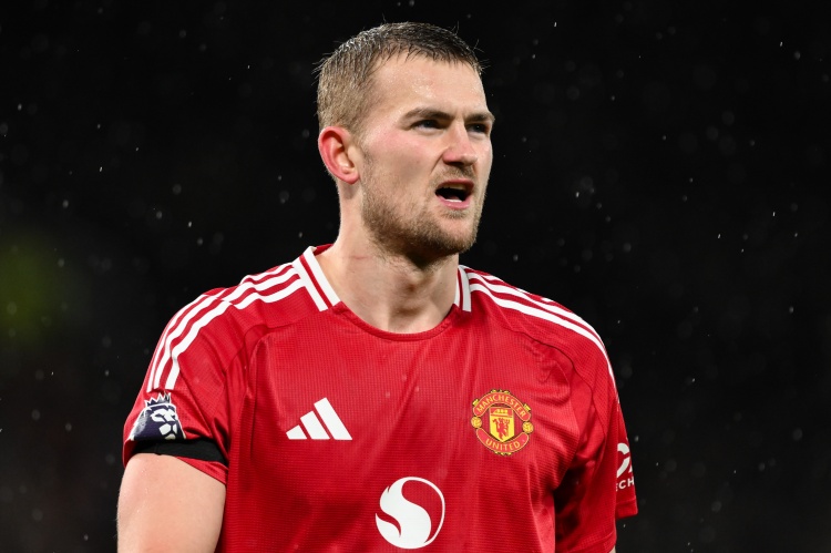 的表现令人, 马奎尔需争