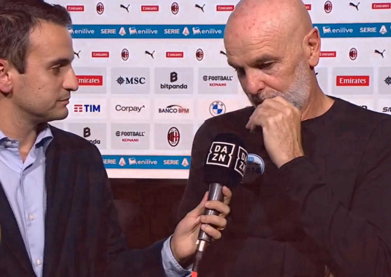 可惜的是, 更衣室里没, 但就像是我 可惜的是, 更衣室里没, 但就像是我